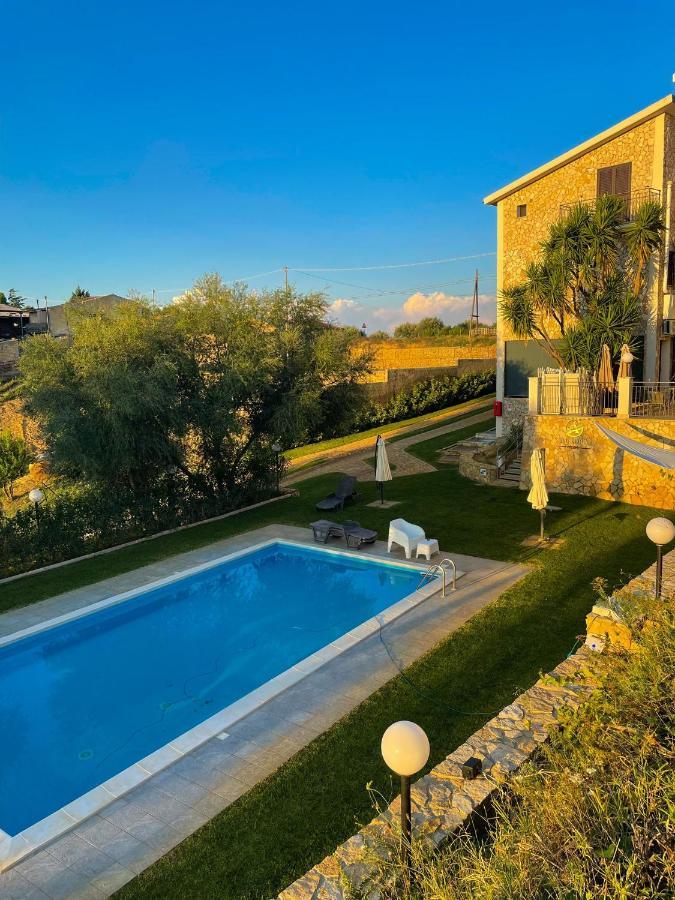 Villa Aurora Caltagirone Exteriör bild